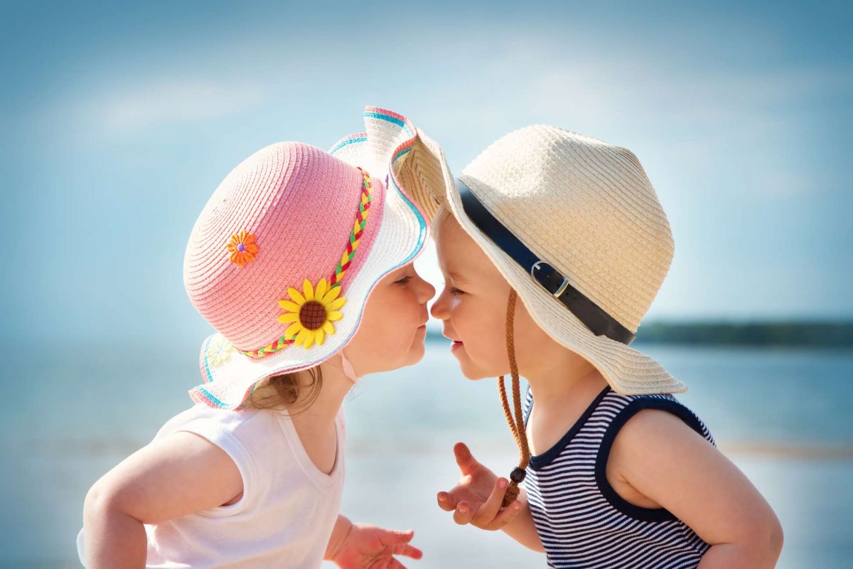 LES ENFANTS A' LA MER